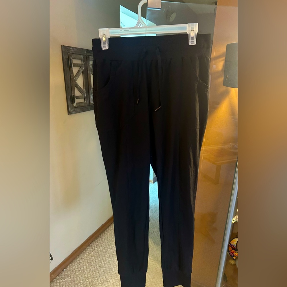 Black sporty pants